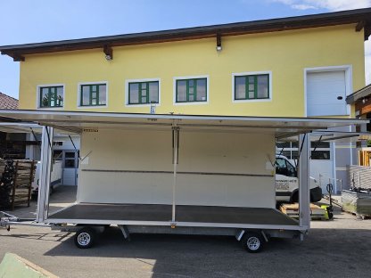 Bild 2:Humer-Drehschemel-Verkaufsbühnen-Transportanhänger