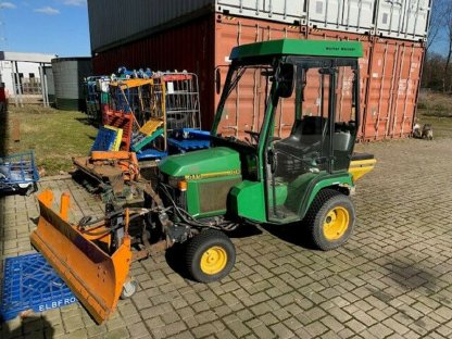 John Deere 415 Rasen- und Gartentraktor