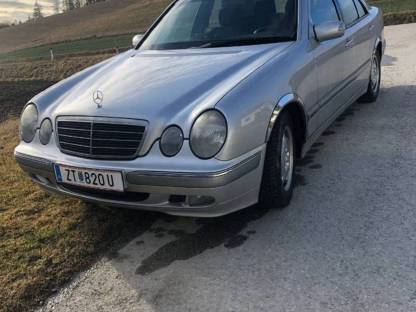 Mercedes Benz E Limousine