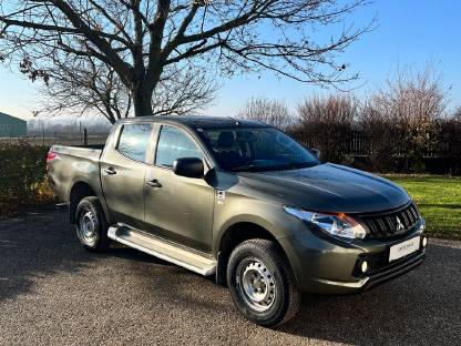 Mitsubishi L200 2.4 DI-D Work Edition Pickup