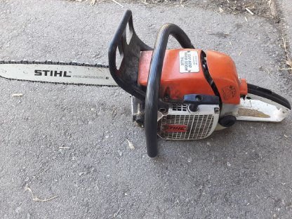 Stihl 028 AVS als Ersatzteilspender.