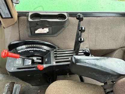 Bild 8:Traktor John Deere 4455 4WD