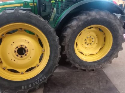 Pflegeräder 340/85 R38 u. 280/85 R28 John Deere