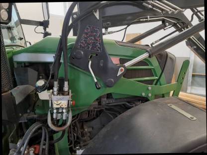 Verkaufe für Fendt 211 Vario Frontlader samt Anbaukonsole