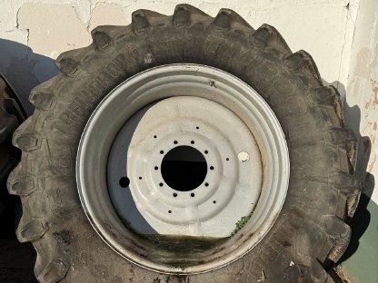 Bild 4:Traktorreifen Trelleborg 540/65 R30 - 650/65 R42