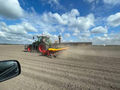 Bild 2:12-reihige Einzelkornsaat Maisanbau, Sojaanbau
