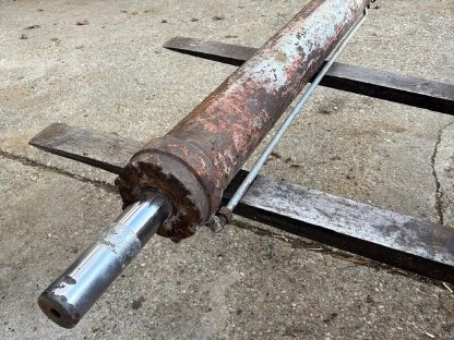 Bild 2:Hydraulikzylinder