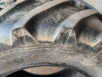 Bild 2:Michelin Xeobib 650-60R28 und 520-60R28