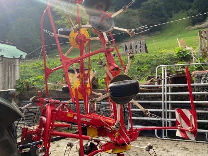 Bild 2:Pöttinger HIT 690 NZ