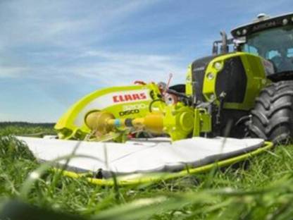 Biete Mäharbeiten mit Claas Disco 360 an