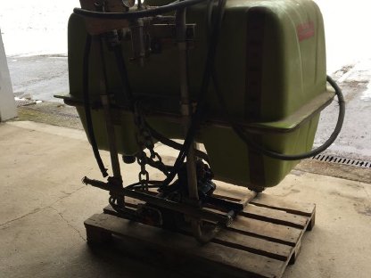 Bild 3:Underhaug 4-reihige Kartoffellegemaschine