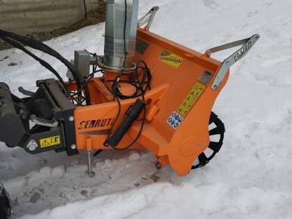 Bild 4:Cerruti L-1100 Schneefräse