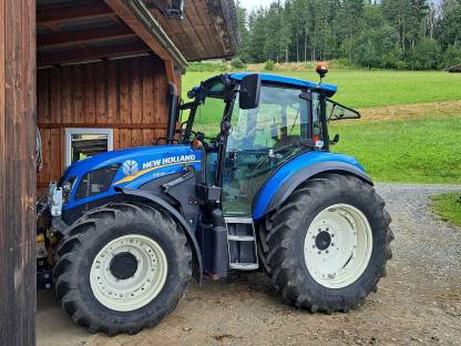 New Holland T4.95