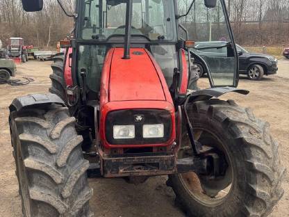 MF 4255 Bj. 2000 mit 95 PS und 3.900 Bstd.