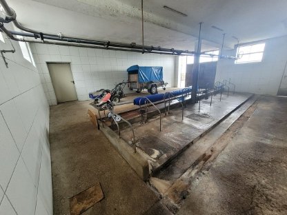 Bild 4:Melkanlage