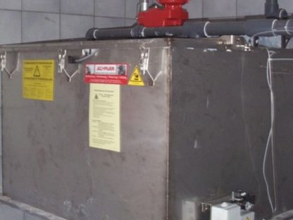 Bild 2:Schweinestall - Maststall, Lüftungen, Fütterung