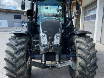 Valtra N123 H5 Traktor, Bulldog