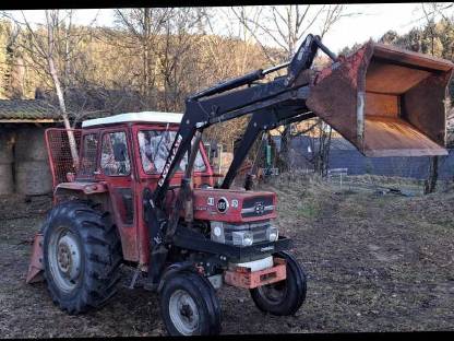 Bild 3:Massey Ferguson 165 Multi Power mit Frontlader