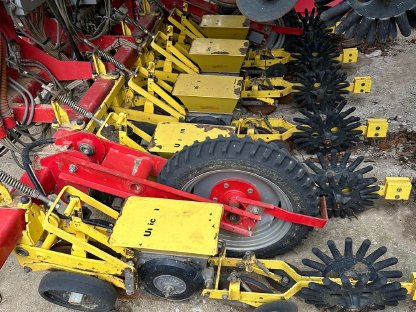 Bild 2:Einzelkorn-Sämaschine