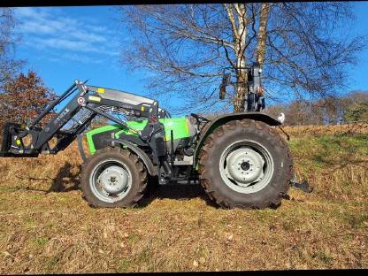 Deutz Fahr 4080 E mit Stoll Frontlader