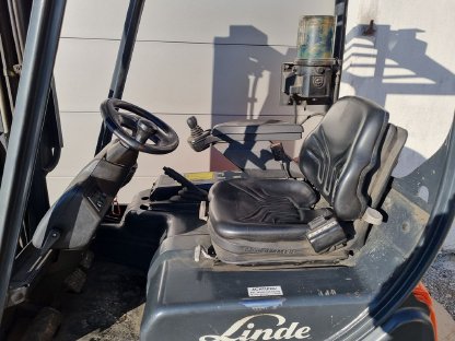 Bild 5:Linde Gabelstapler E14-02 Triplex