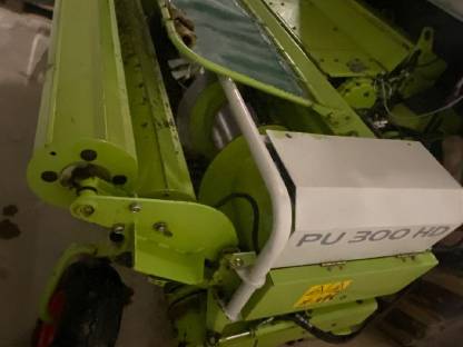 Claas Jaguar PU300 HD Pick-up mit hydraulischen Tasträdern