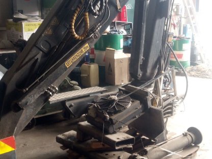 Bild 2:LIV Holzkran, Forstkran, Funkkran