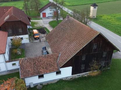 Bild 2:Holzhütte zum Selbstabbau