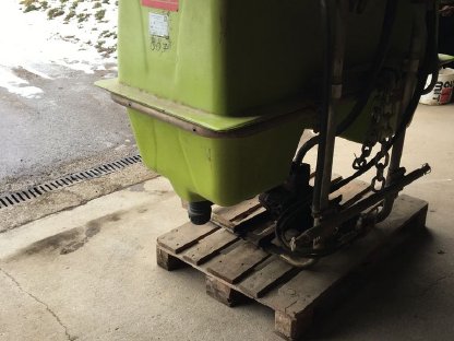 Bild 4:Underhaug 4-reihige Kartoffellegemaschine