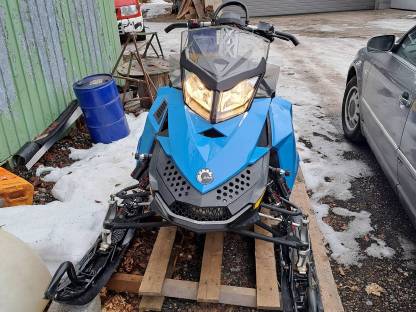 Skidoo Schneemobil Schlitten Bombardier Summit 800