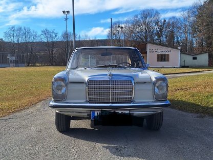 Mercedes 220D/8 zu verkaufen