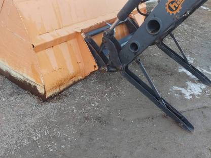 Bild 3:Hauer Frontlader POMC 150