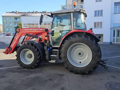 Massey Ferguson 5S.135