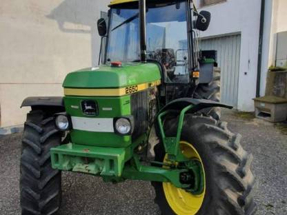 John Deere 2650