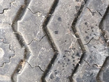 Bild 2:Anhängerrad - Gummi 9.5 R 19.5 X