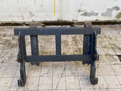 Bild 2:Lader Palettengabel
