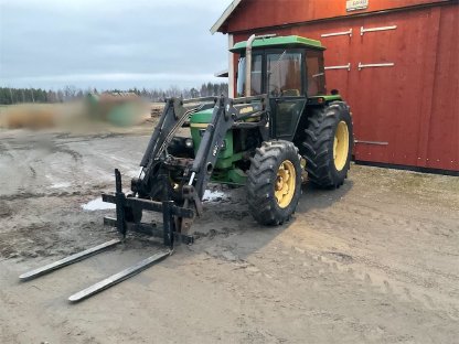 Traktor JOHN DEERE 2140 MFWD