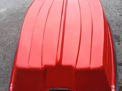 Bild 5:Unbenutztes Polyester-Kleinboot