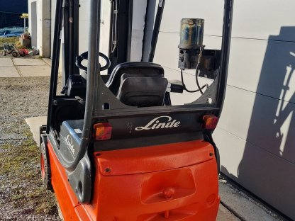 Bild 3:Linde Gabelstapler E14-02 Triplex
