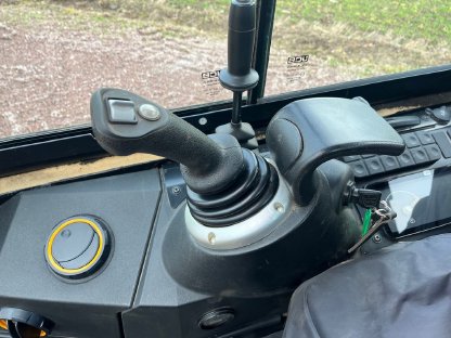 Bild 9:Excavator JCB 19 C-1