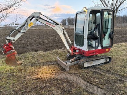 Takeuchi TB216 Powertilt