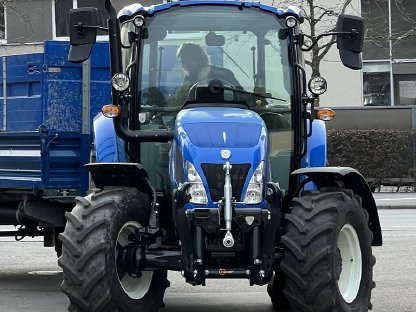 Traktor New Holland T4.75