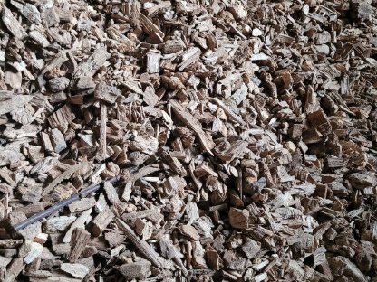 Bild 2:Hackgut, Hackschnitzel aus Hartholz