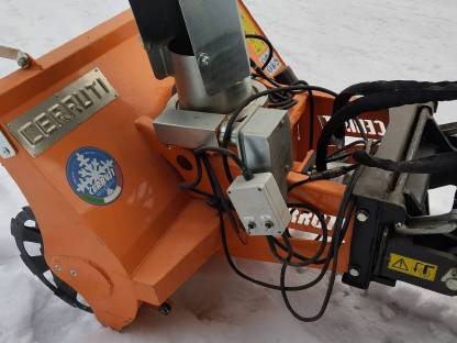Bild 3:Cerruti L-1100 Schneefräse
