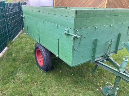 Bild 2:Oldtimer-Anhänger