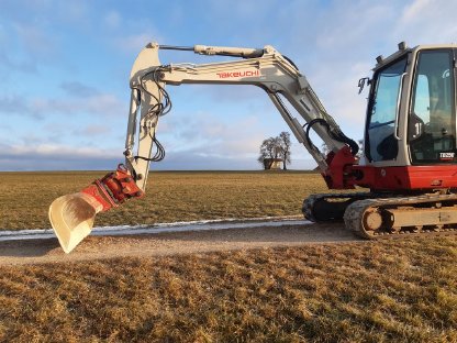 Takeuchi TB 250 Powertilt + Löffelset