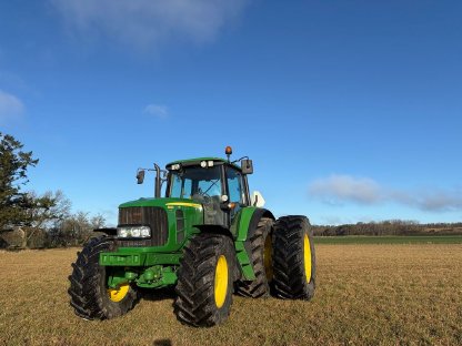 Tractor John Deere 6830 Premium mit Doppelmontage