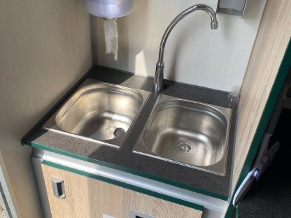 Bild 5:Bauernladen auf Rädern - optimale Warenpräsentation überall Mercedes Sprinter 311 CDI