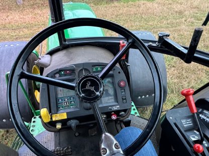 Bild 7:Traktor John Deere 4455 4WD