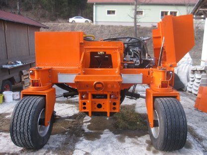 Bild 4:Hydraulikgerät für Dreipunkt-Anhängung